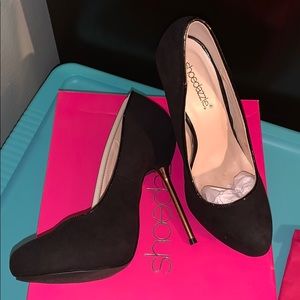 NWT Shoedazzle heels